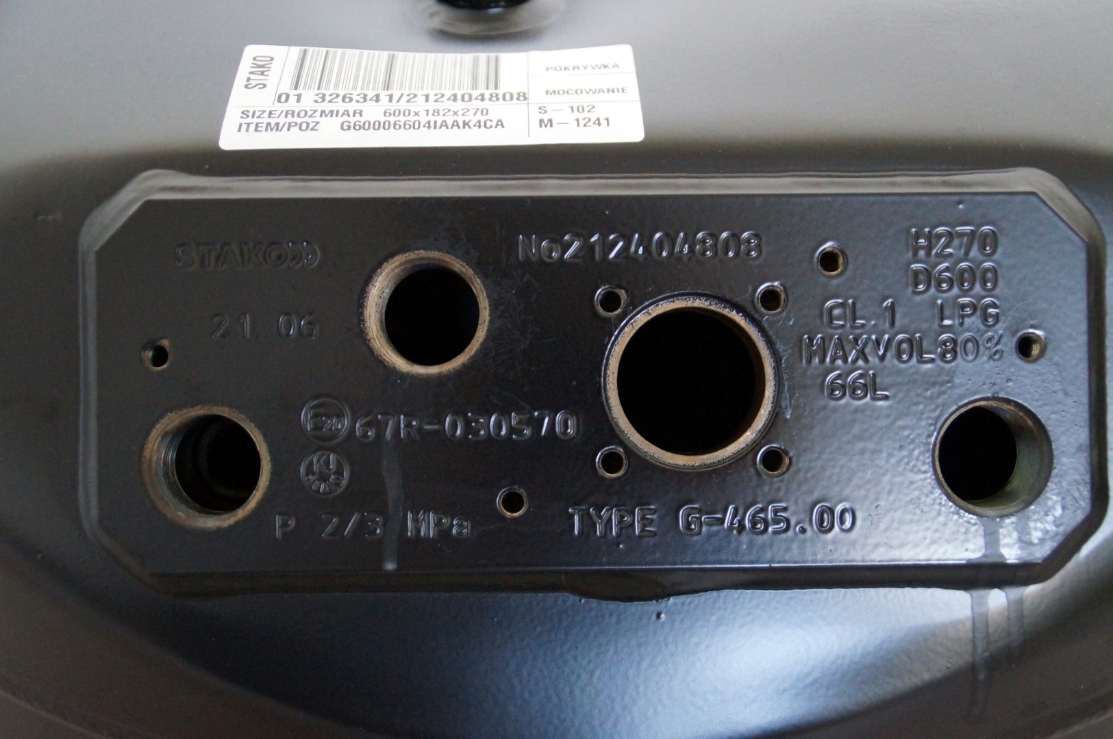 STAKO depósito GLP toroidal de 4 agujeros G-465.00 - 600x270 - 66 L para VW POLO