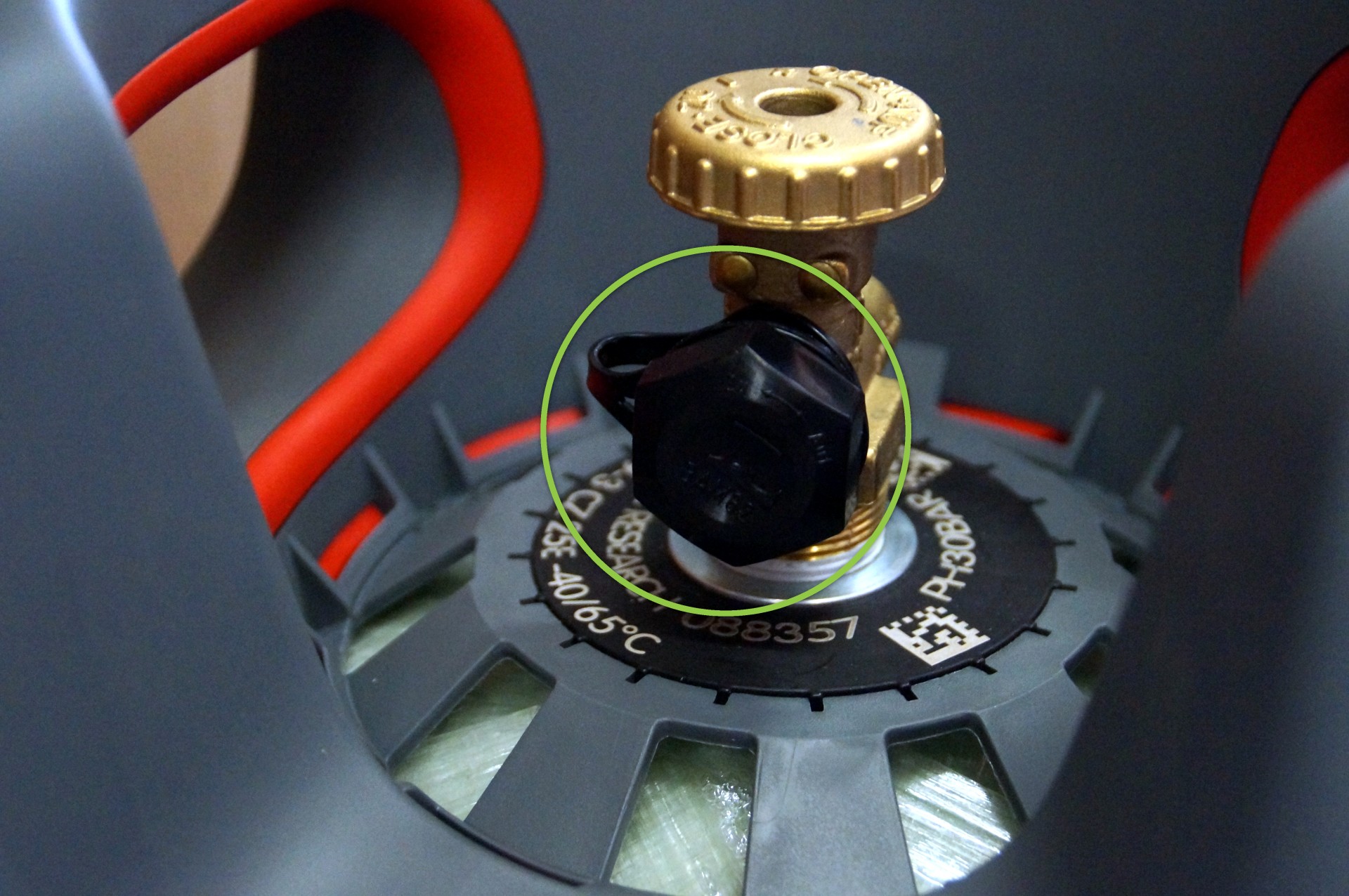 Coperchio di chiusura per valvola di riempimento e prelievo W21.8L su bombole di gas