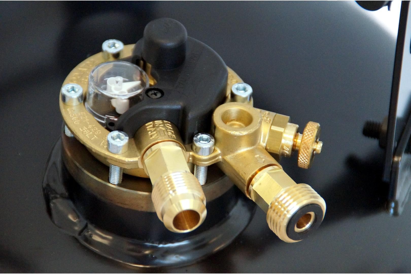 CAMPKO Gastankflasche 15 Liter mit 80% Multiventil (DE)