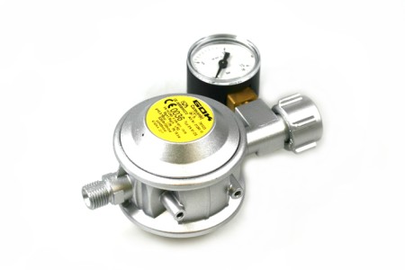 GOK regolatore di bassa pressione 30 mbar 1,5 kg/h - per bombole piccole incl. manometro