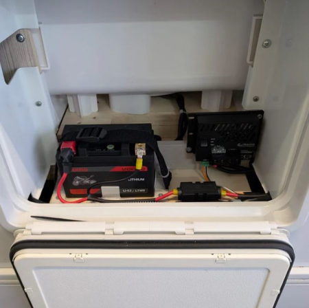Clesana Power-Management inklusive Kabel für C1 Verschweißtoilette