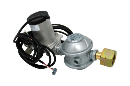 Sistema di regolazione 30 mbar 1,5 kg/h con elettrovalvola e valvola di controllo.