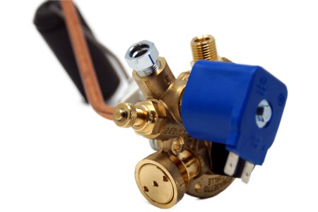Tomasetto AT02 LPG multivalve extra 8mm outlet - for cylindrical LPG tanks 30°